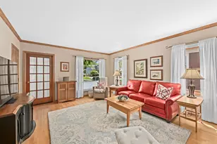 1161 Elm Lawn St, Wauwatosa, WI 53213 - Photo 4
