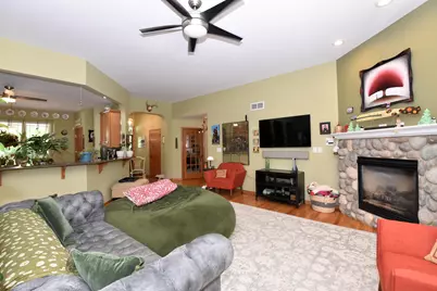 3326  Emmertsen Rd, Racine, WI 53406 - Photo 8