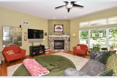 3326  Emmertsen Rd, Racine, WI 53406 - Photo 6