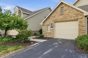 W240N2160 Dorchester Dr, Pewaukee, WI 53072 - Photo 1