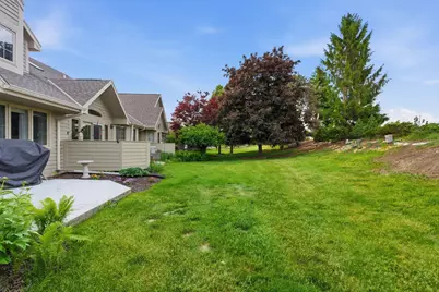 W240N2160  Dorchester Dr #11B, Pewaukee, WI 53072 - Photo 26