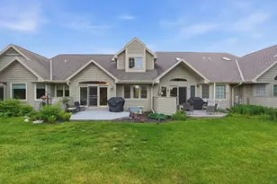 W240N2160 Dorchester Dr, Pewaukee, WI 53072 - Photo 24