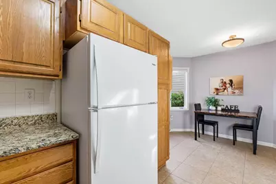 W240N2160  Dorchester Dr #11B, Pewaukee, WI 53072 - Photo 12