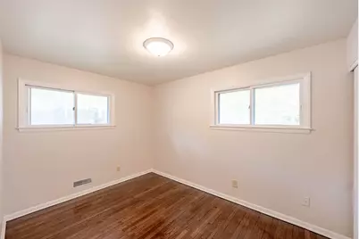 6438 S 20th St, Milwaukee, WI 53221 - Photo 10