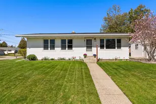 1422 S 35th St, Manitowoc, WI 54220 - Photo 22