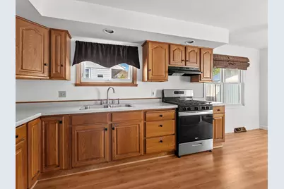 1422 S 35th St, Manitowoc, WI 54220 - Photo 4