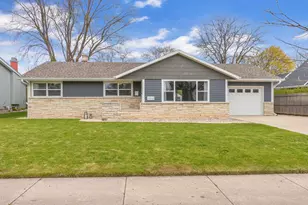 1010 N Webster St, Port Washington, WI 53074 - Photo 2