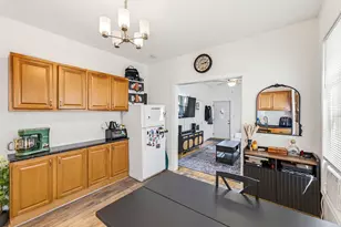 1431 S 72nd St, West Allis, WI 53214 - Photo 6