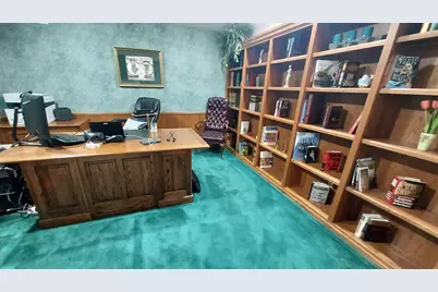 8404 S 68th St, Franklin, WI 53132 - Photo 20