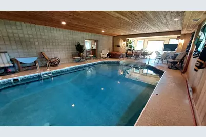 8404 S 68th St, Franklin, WI 53132 - Photo 38