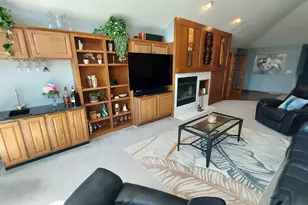 8404 S 68th St, Franklin, WI 53132 - Photo 6