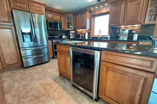 8404 S 68th St, Franklin, WI 53132 - Photo 4