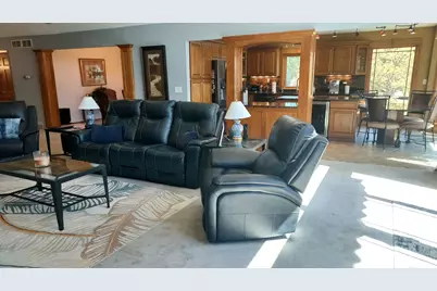 8404 S 68th St, Franklin, WI 53132 - Photo 16