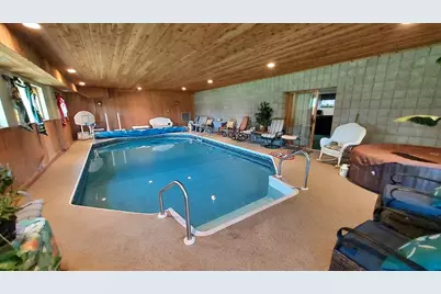 8404 S 68th St, Franklin, WI 53132 - Photo 4