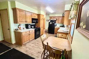 721 Menasha St, Reedsville, WI 54230 - Photo 6