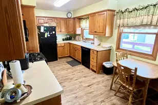 721 Menasha St, Reedsville, WI 54230 - Photo 2