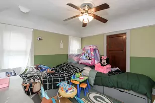6221 W Lloyd St, Wauwatosa, WI 53213 - Photo 14