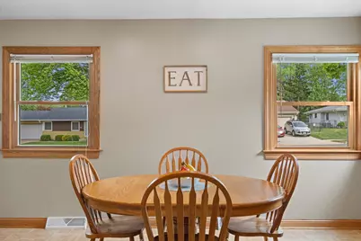 1971  Cascade Dr, Waukesha, WI 53188 - Photo 8