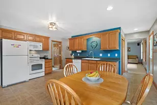 1971 Cascade Dr, Waukesha, WI 53188 - Photo 4