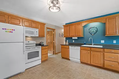 1971  Cascade Dr, Waukesha, WI 53188 - Photo 6