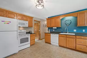 1971 Cascade Dr, Waukesha, WI 53188 - Photo 6