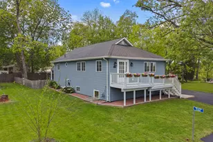 2124 Lakeshore Dr, Racine, WI 53139 - Photo 6