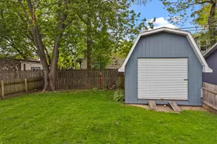 2124 Lakeshore Dr, Racine, WI 53139 - Photo 44