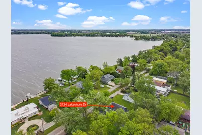 2124  Lakeshore Dr, Racine, WI 53139 - Photo 12