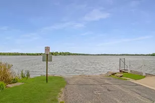 2124 Lakeshore Dr, Racine, WI 53139 - Photo 46