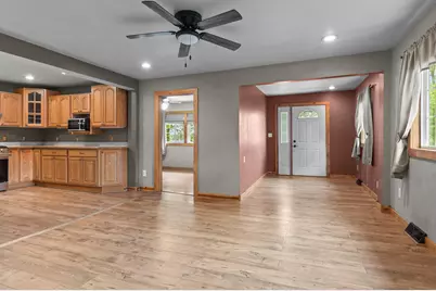 2124  Lakeshore Dr, Racine, WI 53139 - Photo 22