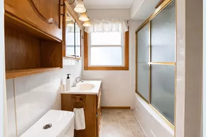 3425 W Morgan Ave, Milwaukee, WI 53221 - Photo 10