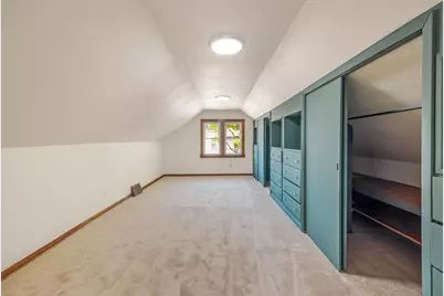 2808 S Greeley St, Milwaukee, WI 53207 - Photo 14
