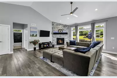 1200  Mohican Trl, Waukesha, WI 53189 - Photo 8