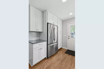 3302 S Adams Ave, Milwaukee, WI 53207 - Photo 6