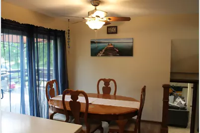 909  Country Ln, Watertown, WI 53098 - Photo 12