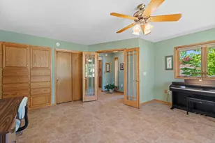 7301 W Wind Lake Rd, Racine, WI 53185 - Photo 14