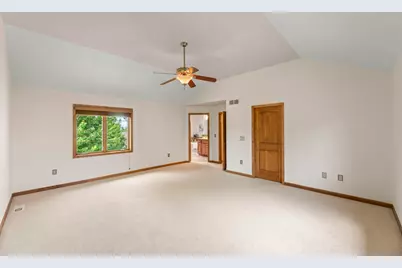 2138  Deer Path, Waukesha, WI 53189 - Photo 32