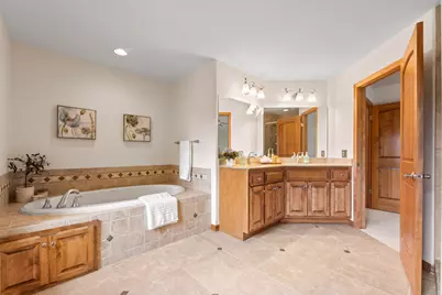 2138  Deer Path, Waukesha, WI 53189 - Photo 34