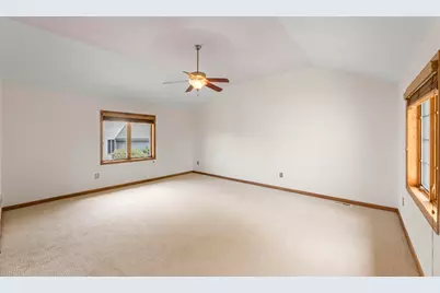 2138  Deer Path, Waukesha, WI 53189 - Photo 30