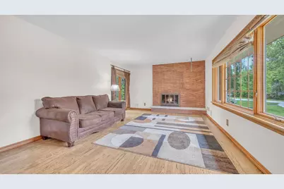 85 S Reserve Ave, Fond du Lac, WI 54935 - Photo 4