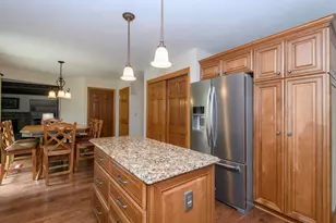 W164N9918 Robins Way, Germantown, WI 53022 - Photo 4