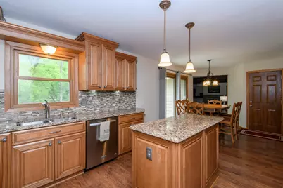 W164N9918  Robins Way, Germantown, WI 53022 - Photo 12