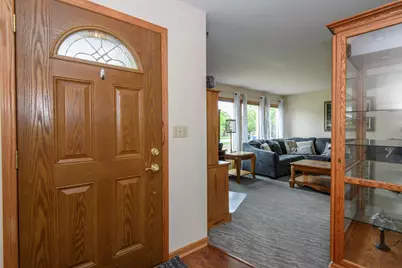 W164N9918  Robins Way, Germantown, WI 53022 - Photo 8