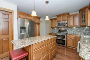W164N9918 Robins Way, Germantown, WI 53022 - Photo 10