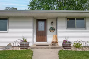 W220N9740 Amy Belle Rd, Germantown, WI 53017 - Photo 4