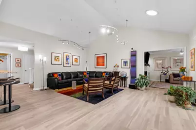 10041 N Holmes Ct, Mequon, WI 53092 - Photo 32