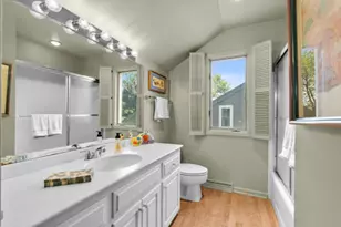 10041 N Holmes Ct, Mequon, WI 53092 - Photo 20