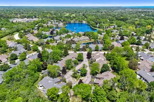 10041 N Holmes Ct, Mequon, WI 53092 - Photo 28