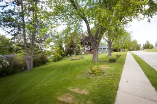 525 Janssen Ave, Mayville, WI 53050 - Photo 2