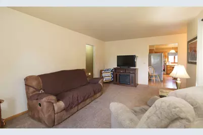 525  Janssen Ave, Mayville, WI 53050 - Photo 12